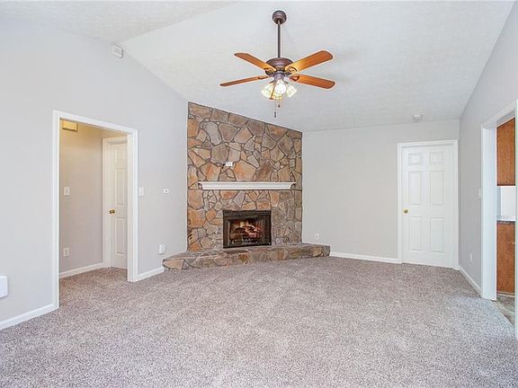 3rd image of 210 Ashland Dr