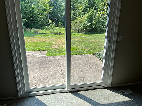 4th image of 9890 Juniper Ct