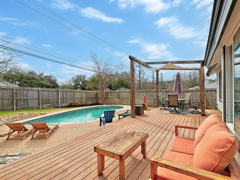 1st image of 11501 Oak Knoll Dr