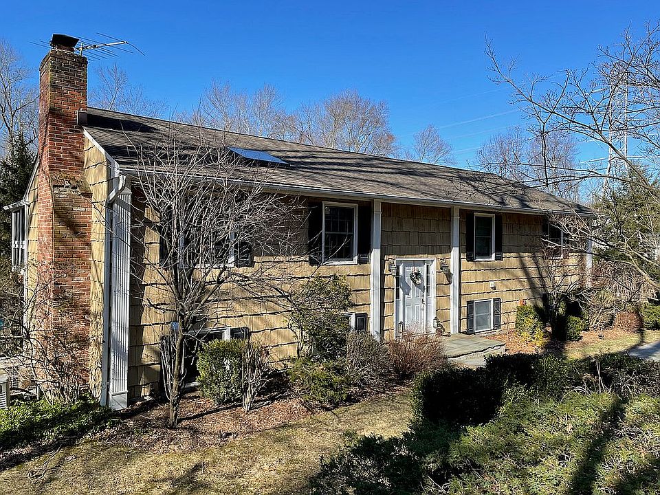 2nd image of 5 Briarwood Ln