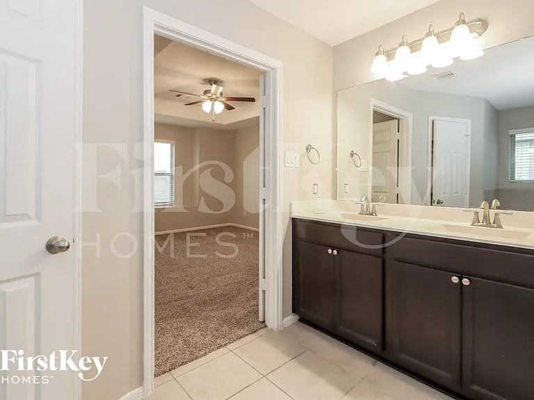 12907 Silverbank Run Dr — Photo 11