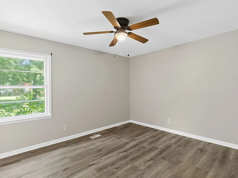 5215 Longbranch Dr — Photo 13