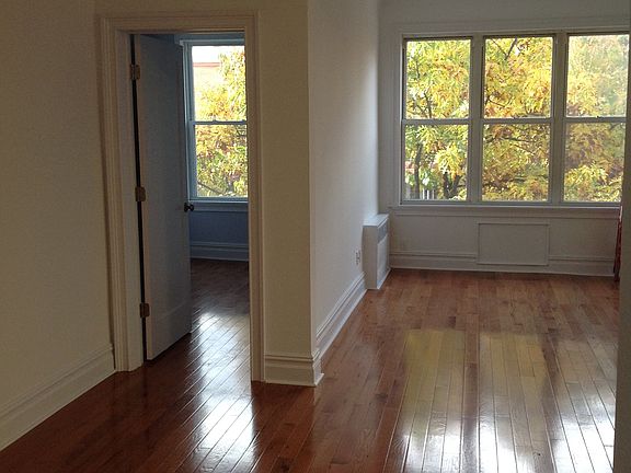 3rd image of 2331 26th St #2