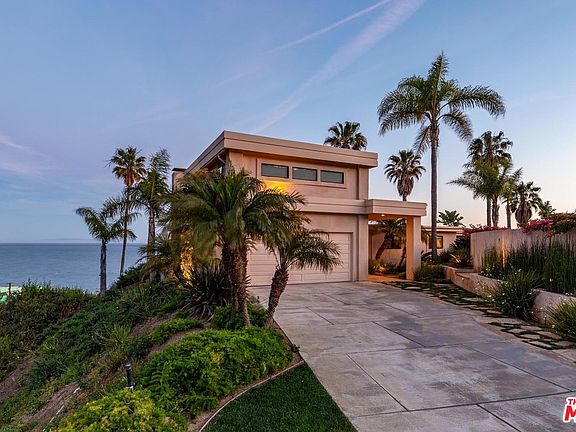 4th image of 3989 Villa Costera