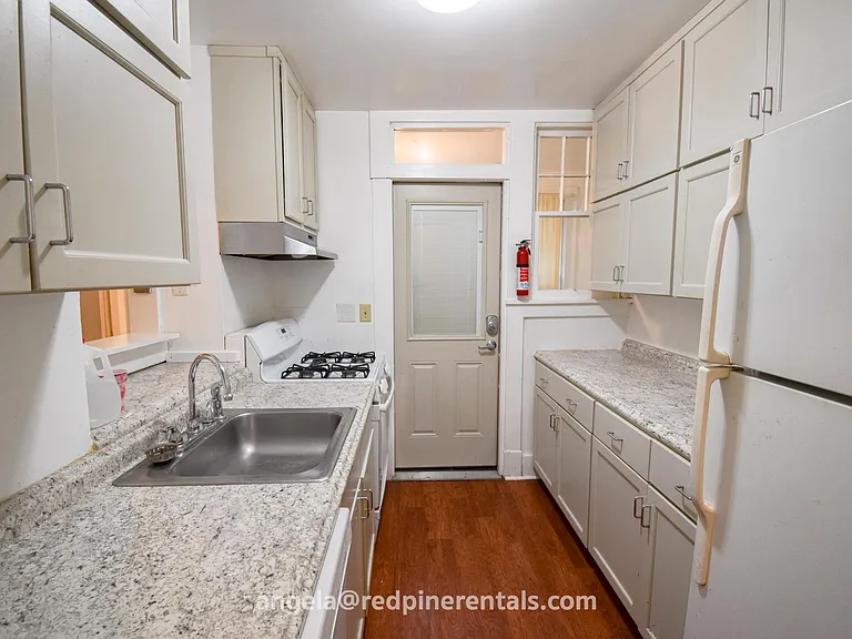 1832 Crafton Blvd #B — Photo 11