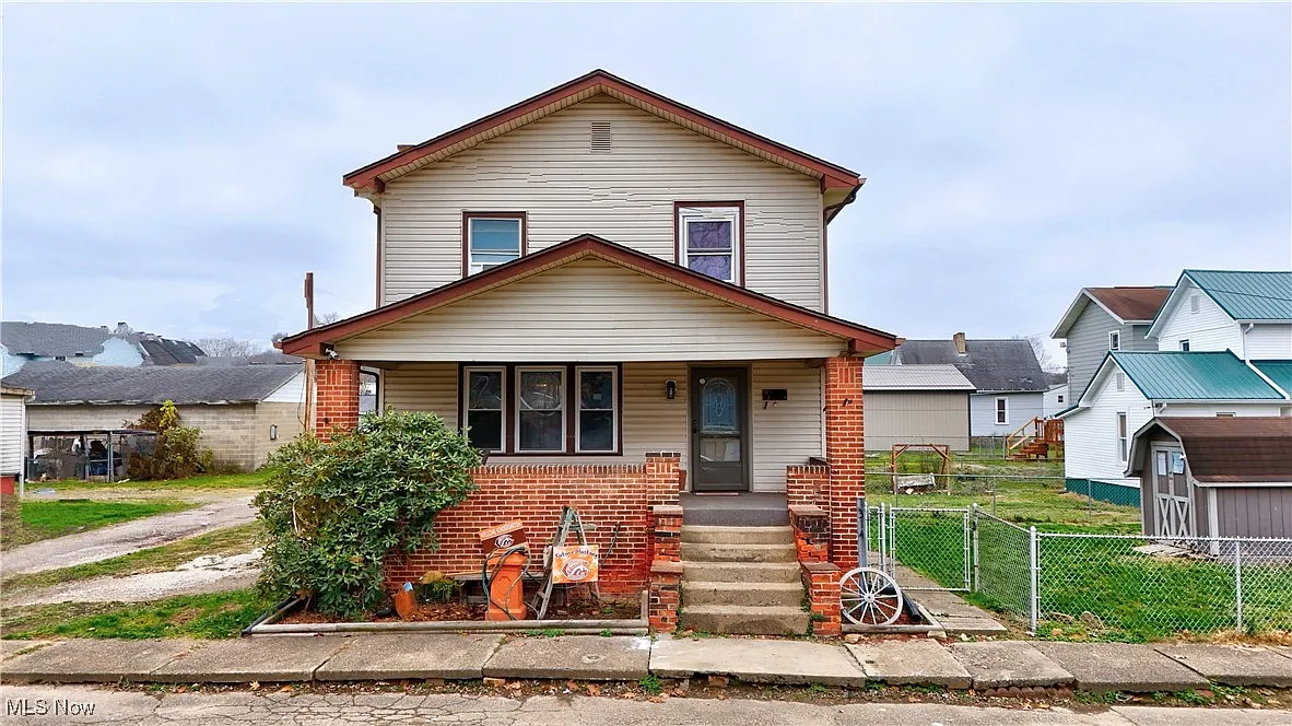 314 N Center St photo 1