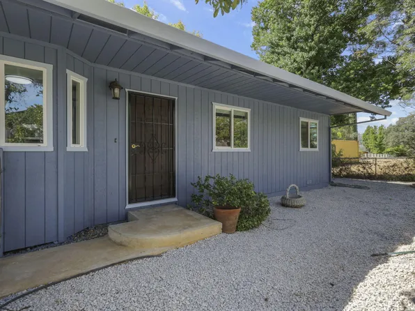 3347 Santa Rosa Way, Redding, CA 96003