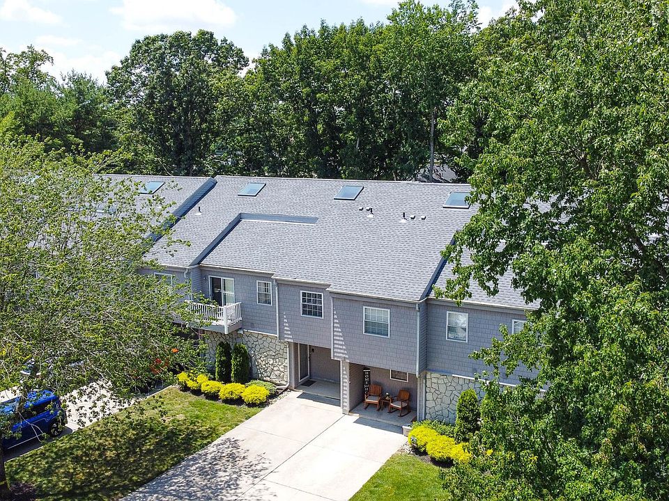 1st image of 15 Harborwood Dr