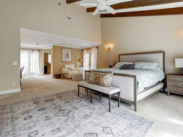 4751 Topeka Dr — Photo 31