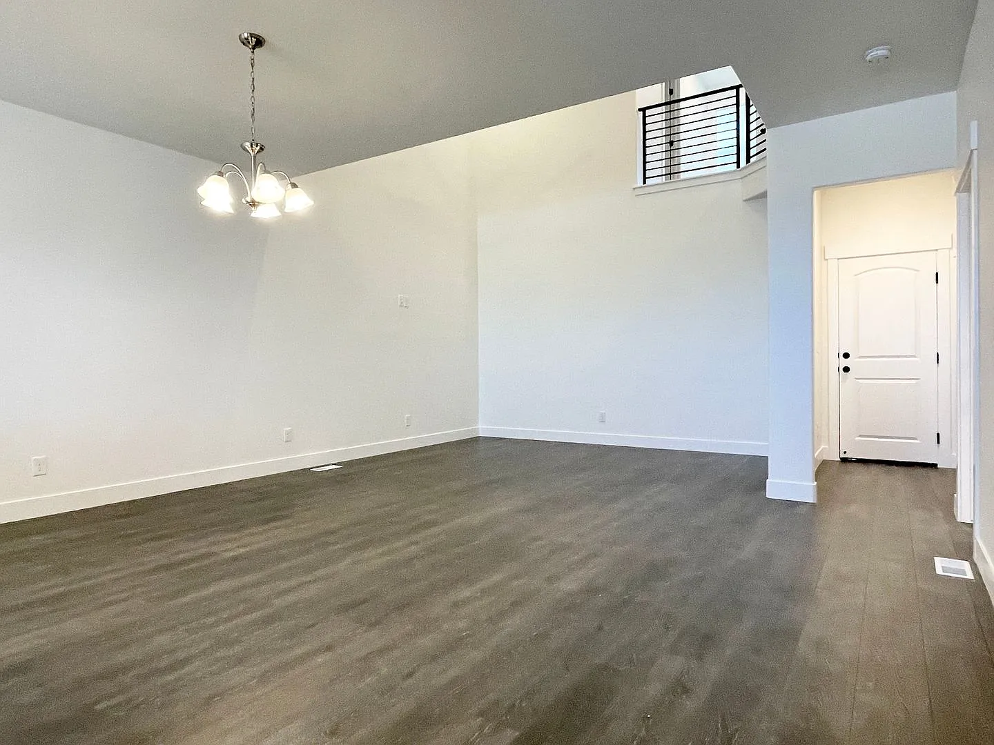 Modern Townhome at Mountain Ridge! — Photo 3