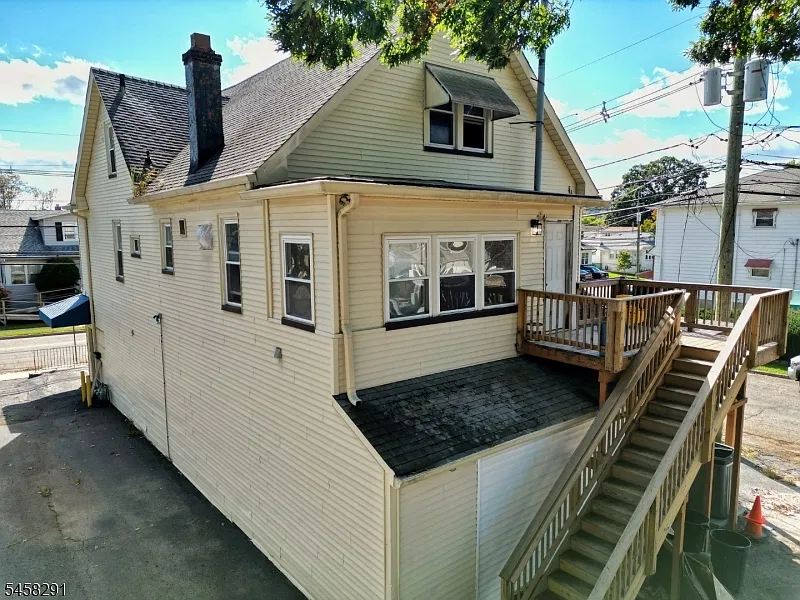 3 bed, 1.0 bath, 1500 sqft, $3,000 — Photo 4