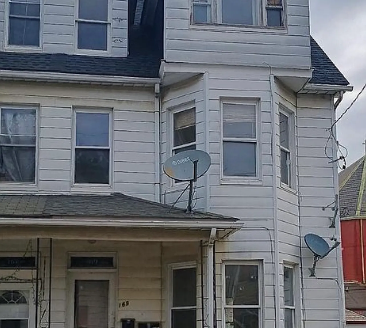 3 bed, $1,950 — Photo 2