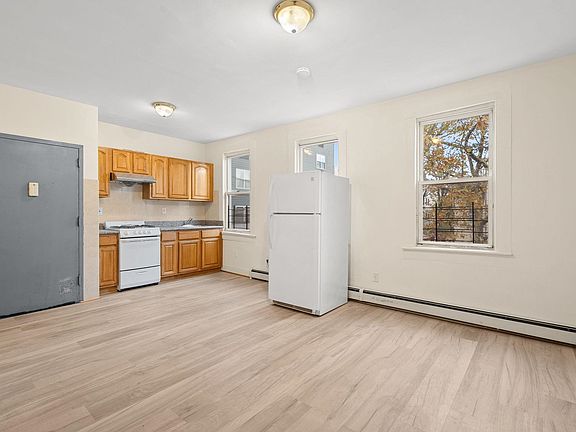 2nd image of 360 W Side Ave #2