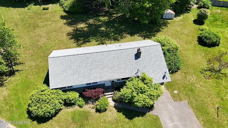 5th image of 19 Lillian Drive