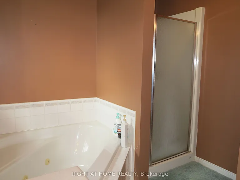 35 Moraine Cres — Photo 18