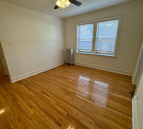 4th image of 6538 N Francisco Ave