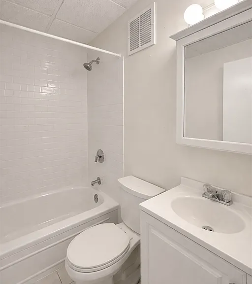 868 Beacon St #A — Photo 4