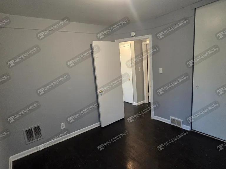 11488 Faust Ave — Photo 8
