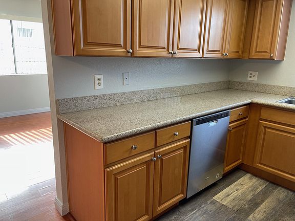5th image of 1110 E Wilson Ave Floor 2