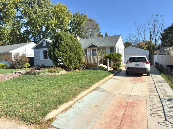 1214 10th Ave NW, Rochester, MN 55901