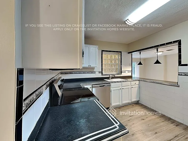 1309 Tyrone Blvd N — Photo 8