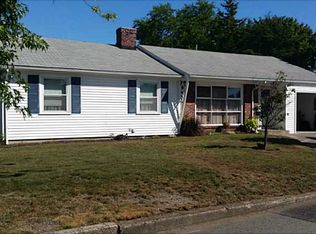 8 Joan Dr, Pawtucket, RI 02861