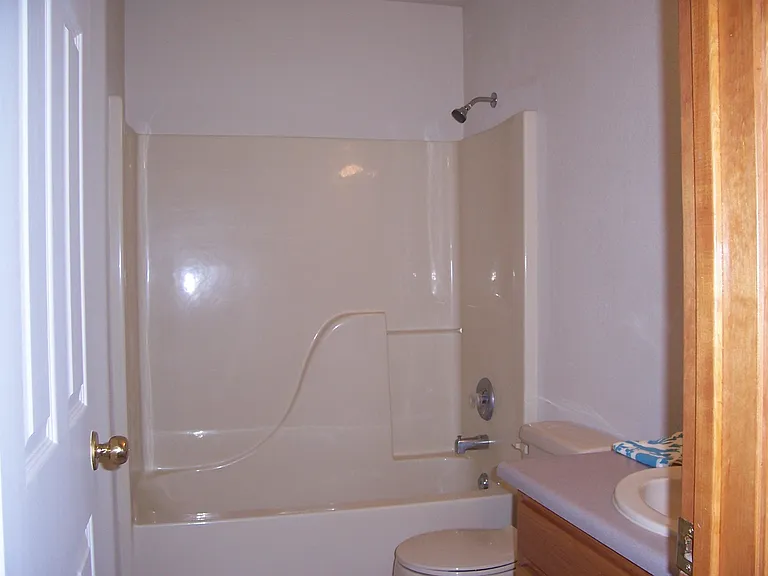 109 Link Ave W — Photo 9