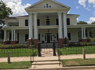 401 N Walnut Ave, Eagle Lake, TX 77434