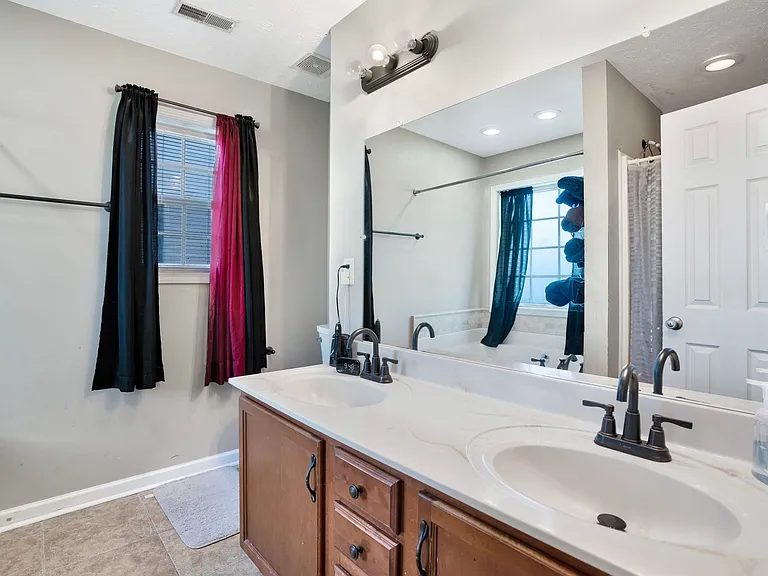 1213 Chinook Cir — Photo 14