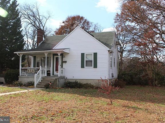 4th image of 504 Darlene Ave