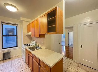 25-37 33rd St #3F, Astoria, NY 11103