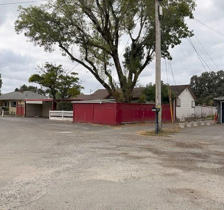 1st image of 2283 W Hearn Avenue