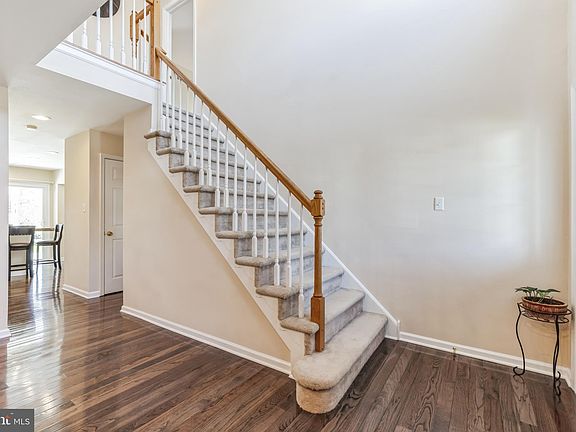 3rd image of 100 Midland Dr