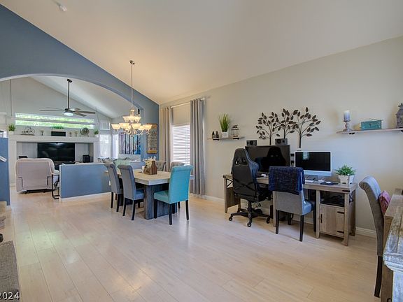 4th image of 6043 Blue Autumn St