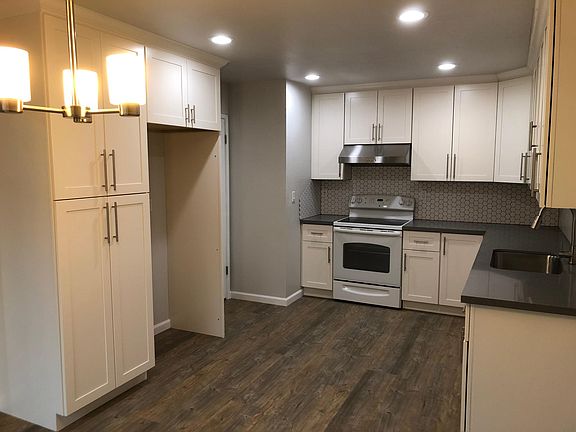 4th image of 1321 Coniston Ct