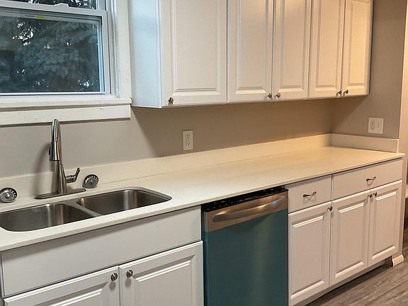 4th image of 1134 W 11th St