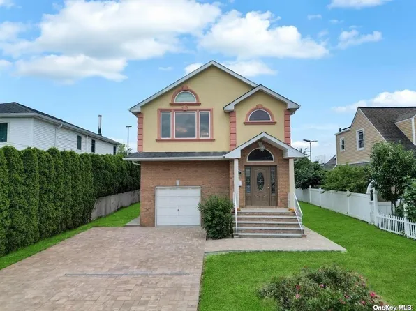 162 Park Avenue, New Hyde Park, NY 11040