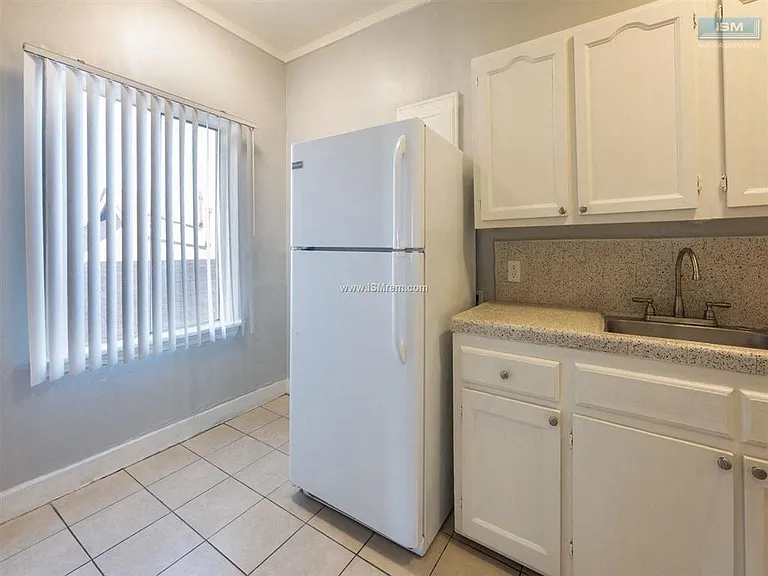 43rd Place Apartments — Photo 9