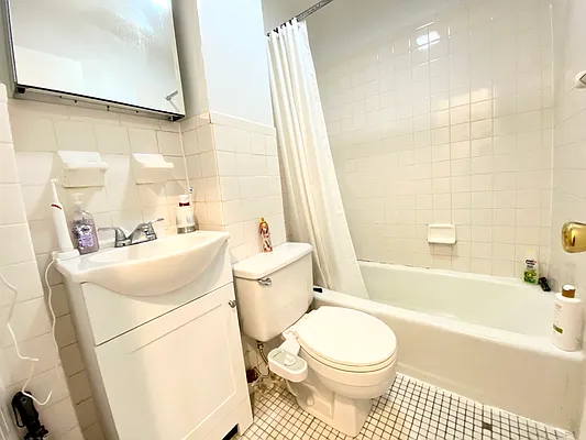 Rented by Compass | media 9