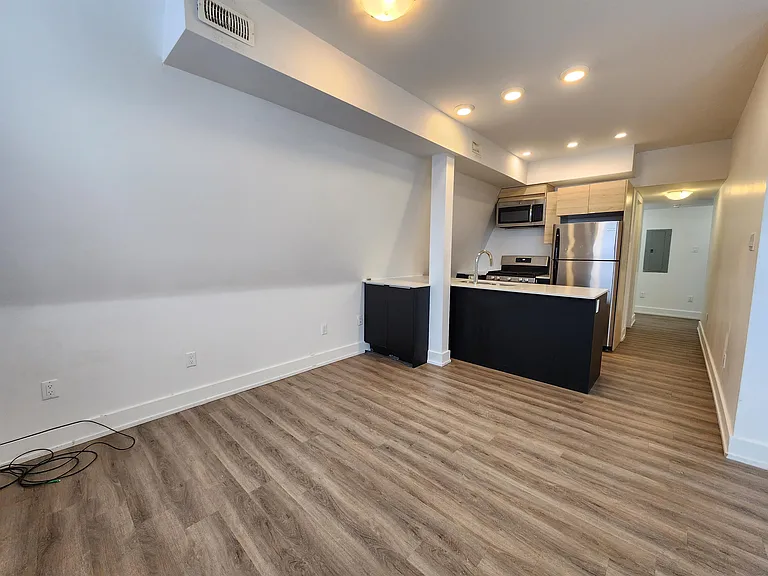444 Cambridge St S — Photo 4