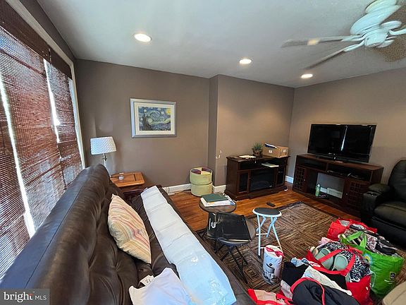2nd image of 234 Fernwood Ave