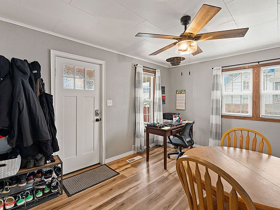4th image of 339 8th Ave W
