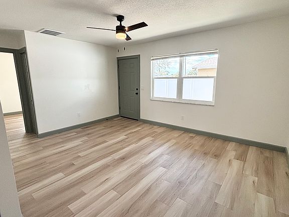 4th image of 510 91st Ave N #508