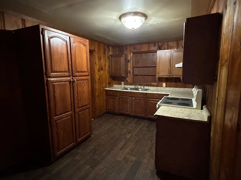 505 N College St — Photo 8