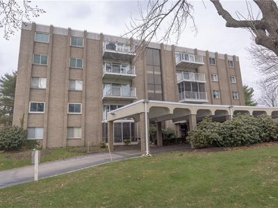 200 Hoffman Ave APT 105, Cranston, RI, 02920