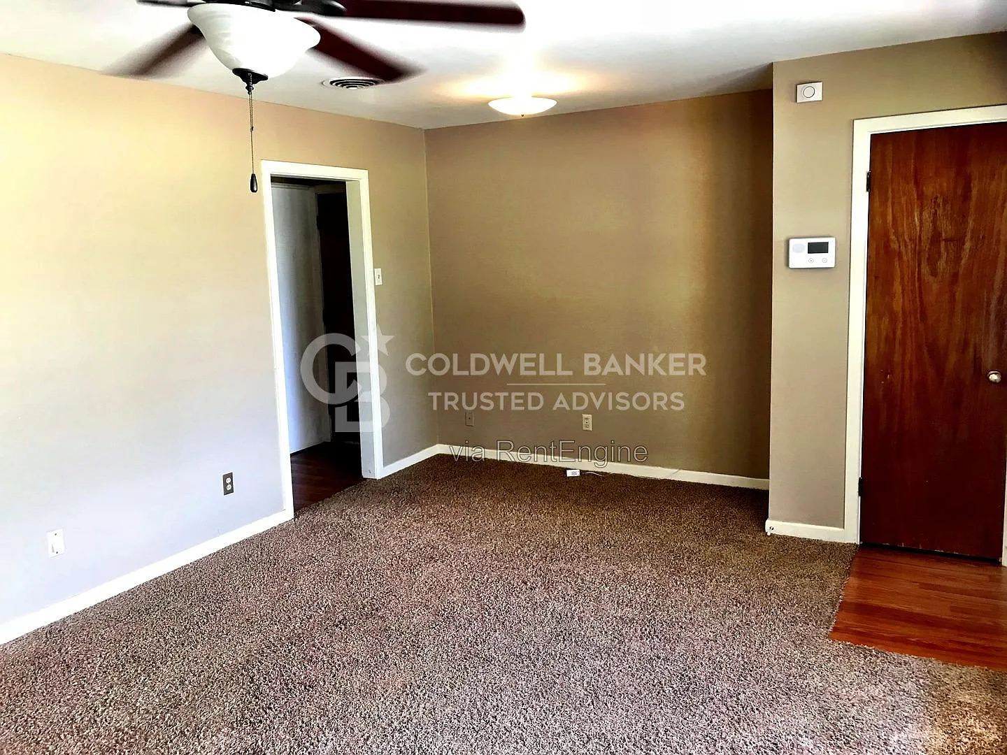 3 bed, 1.0 bath, 1064 sqft, $1,025 — Photo 4