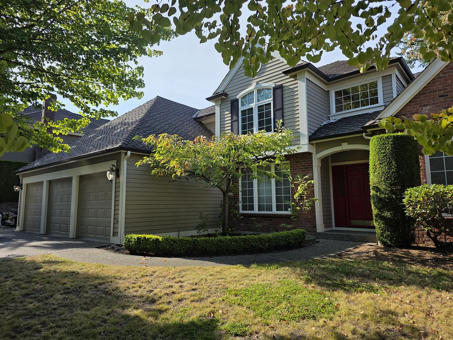 4 bed, 3129 sqft, $4,700 — Photo 2