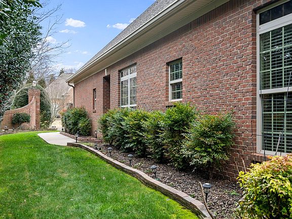 5th image of 7606 Lenox Trace Dr