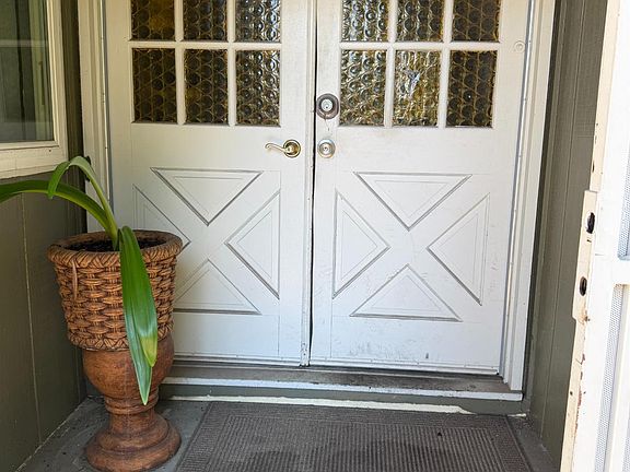3rd image of 249 E Los Felis Ave