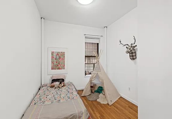 4th image of 436 Sterling Pl APT 3
